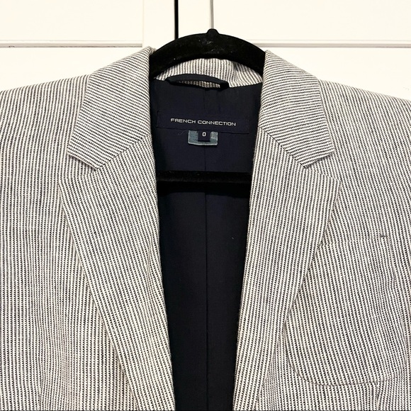 EUC French Connection Linen Women’s Striped Navy Blue Blazer - Picture 2 of 8